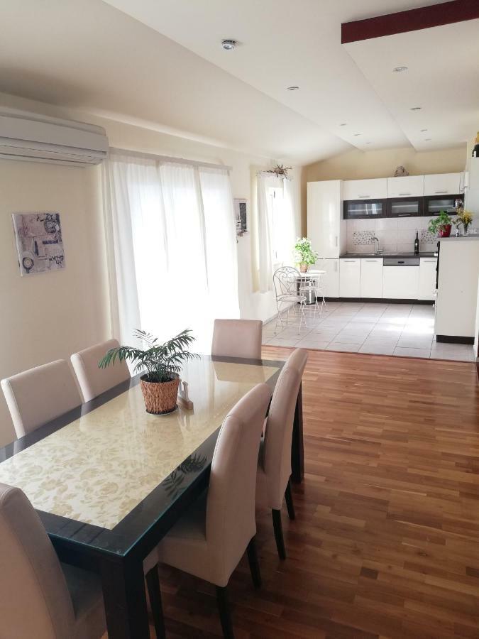 Apartment Bluebay Dugi Rat Eksteriør bilde